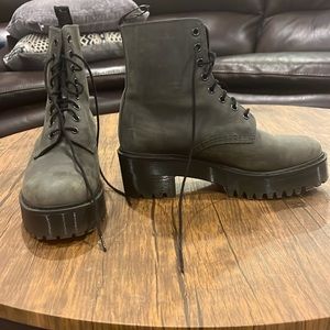 Dr martens combat boots